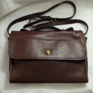 Vintage Coach Brown Avenue!